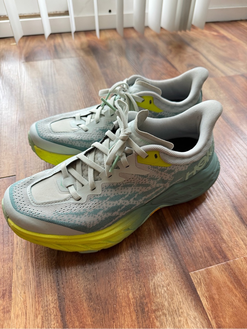 Light Grey and Neon Yellow Women's Running Shoes - Brand Unspecified